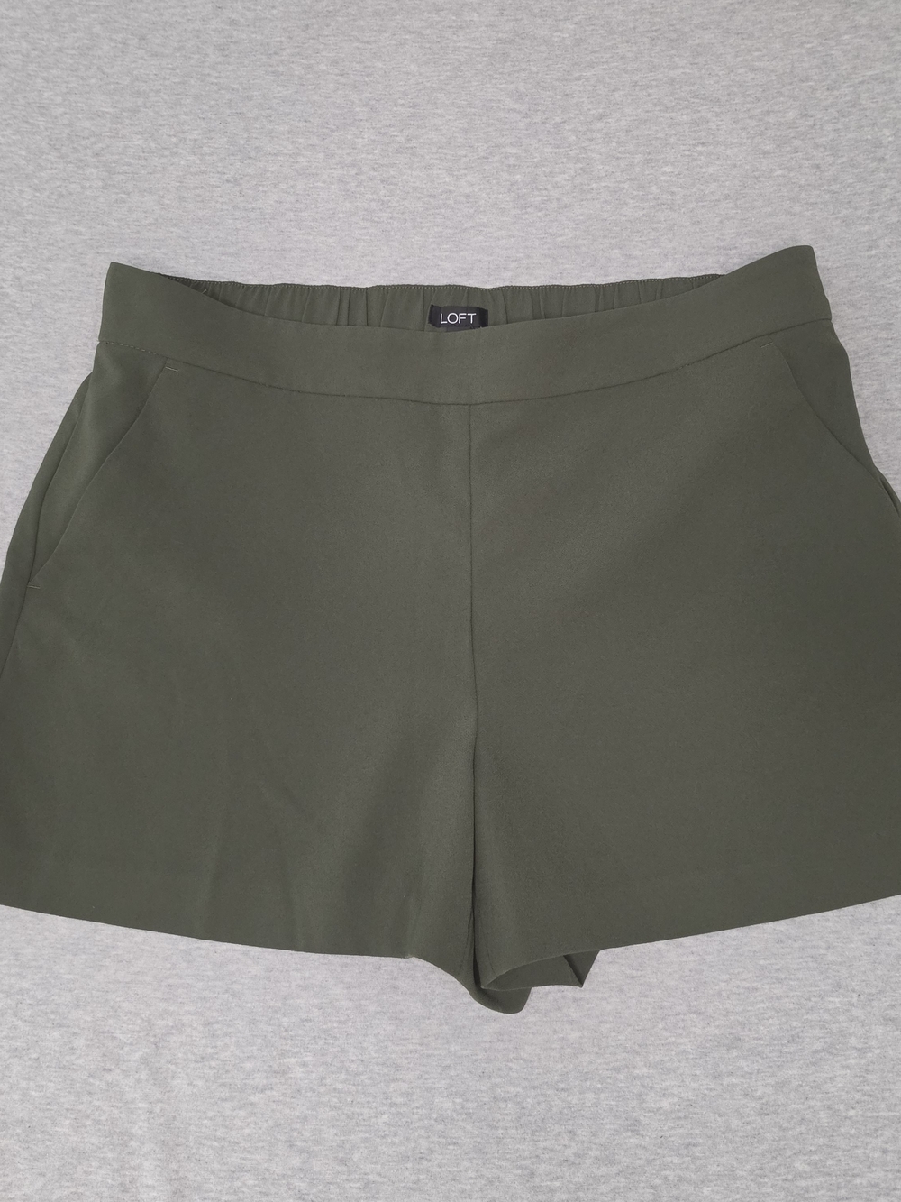 LOFT Olive Tailored High-Rise Shorts Size Large